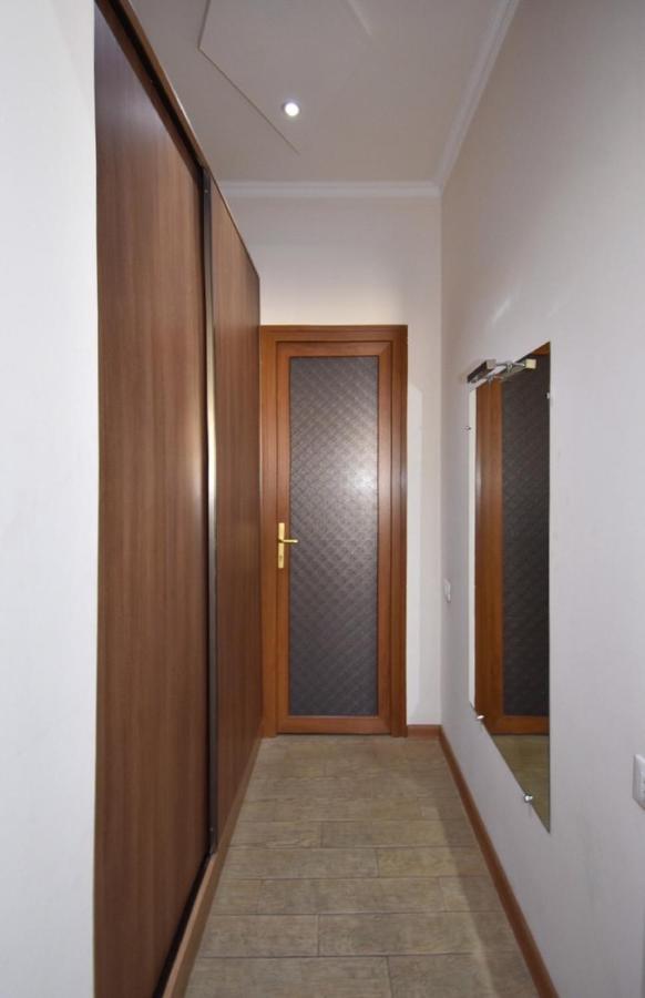 Tumanyan Street 3 Bedroom Deluxe Apartment With Large Balcony Tm662 エレバン エクステリア 写真